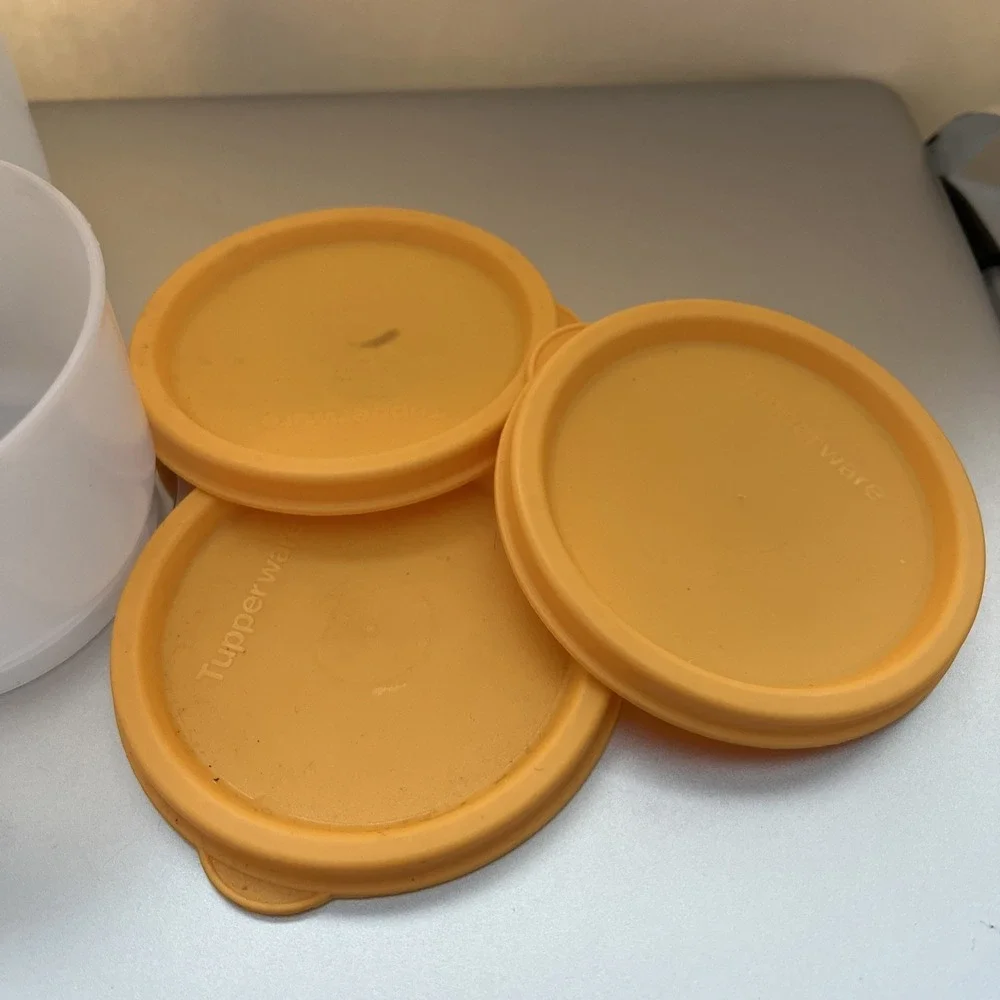 Tupperware Orange Snack Cups #4914B-7 Set of 4 Cups W/ 3 Mini Lids